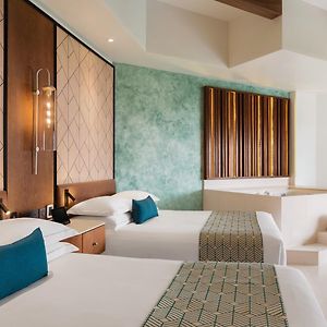 Suite Junior con Vistas a la Piscina